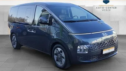 Gebraucht Hyundai Staria Prime 177 PS (130 kW) 2023 Grau Van / Kleinbus