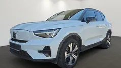 Weiß (weiß) Gebraucht 2022 Volvo XC40 Core SUV | 29.900 € (Fairer Preis)
