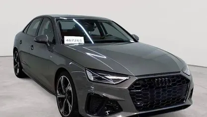 Gebraucht Audi A4 S-Line 204 PS (150 kW) 2023 Chronosgrau metallic Limousine