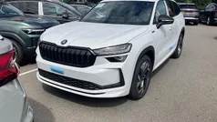 Moon white metallic Neu 2025 Skoda Kodiaq SportLine SUV | 46.445 € (Fairer Preis)