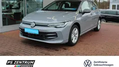 Gebraucht 2024 VW Golf VIII Life Limousine | 26.930 € (Fairer Preis)