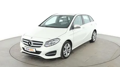 Weiß Gebraucht 2018 Mercedes B200 Urban Van / Kleinbus | 18.890 € (Fairer Preis)