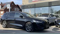 Schwarz Gebraucht 2024 Ford Focus ST-Line Limousine | 22.950 € (Guter Preis)