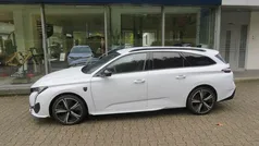 Okenit weiß metallic (metallic) Gebraucht 2024 Peugeot 308 GT Kombi | 28.900 € (Fairer Preis)
