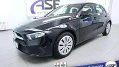 Kosmosschwarz Gebraucht 2020 Mercedes A250 Limousine | 27.470 € (Fairer Preis)