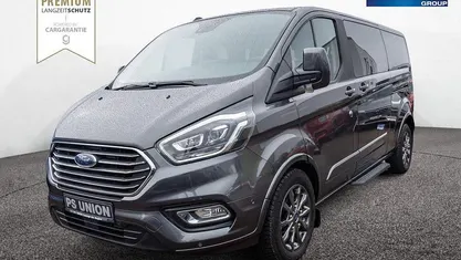 Gebraucht Ford Tourneo Titanium 131 PS (96 kW) 2022 Grau / magnetic grau Van / Kleinbus