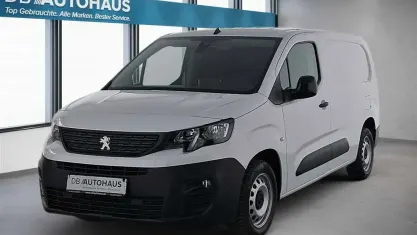 Gebraucht Peugeot Partner Premium 102 PS (75 kW) 2023 Weiß Van / Kleinbus