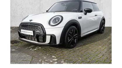 Weiß Gebraucht 2023 Mini Cooper Kleinwagen | 25.200 € (Fairer Preis)