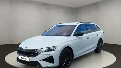 Gebraucht Skoda Octavia RS 265 PS (194 kW) 2025 Moonweiß perleffekt Kombi