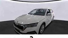 Weiss Gebraucht 2023 Skoda Octavia Style Kombi | 22.777 € (Fairer Preis)