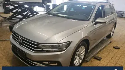 Używany VW Passat Business 150 KM (110 kW) 2023 Srebrny Kombi