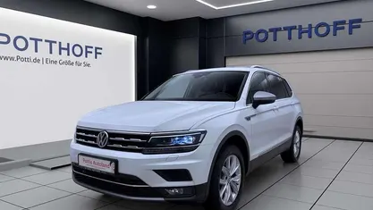 Gebraucht VW Tiguan Allspace Highline 150 PS (110 kW) 2021 Pure white SUV