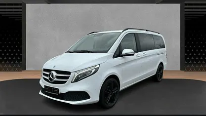 Gebraucht Mercedes V220 163 PS (119 kW) 2022 Arktikweiß Van / Kleinbus