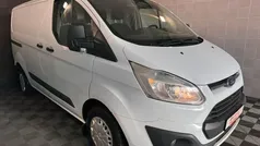Weiß Gebraucht 2015 Ford Transit Custom Trend Van / Kleinbus | 11.460 €