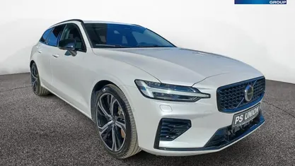 Gebraucht Volvo V60 Plus 398 PS (292 kW) 2025 Kombi