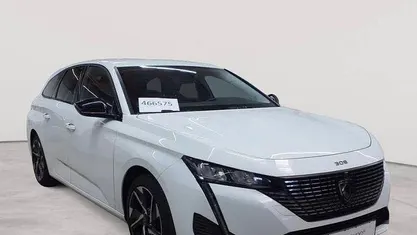 Gebraucht Peugeot 308 SW Allure 131 PS (96 kW) 2023 Schneeweiß Kombi