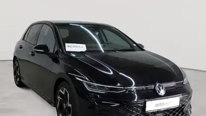 Gebraucht VW Golf VIII R-line 150 PS (110 kW) 2025 Grenadillschwarz metallic Limousine