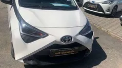 Weiß Gebraucht 2020 Toyota Aygo Kleinwagen | 10.190 € (Etwas zu teuer)