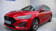 Fantasticrot metallic Gebraucht 2025 Ford Focus ST-Line X Limousine | 29.980 € (Fairer Preis)