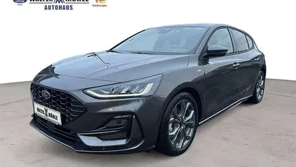 Grau Neu 2025 Ford Focus ST-Line X Limousine | 26.880 € (Guter Preis)
