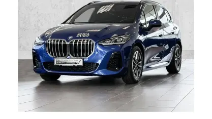 Gebraucht BMW 220 Active Tourer M Sport 156 PS (114 kW) 2025 Portimao blau Van / Kleinbus