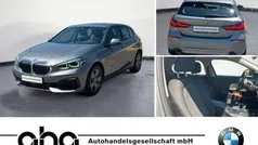 Grau Gebraucht 2022 BMW 118 Advantage Kleinwagen | 24.660 € (Fairer Preis)