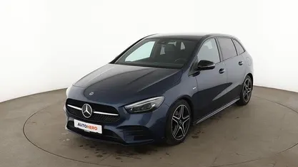 Second-hand Mercedes B200 AMG line 163 CP (119 kW) 2022 Albastru Monovolum