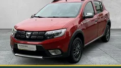 Rot Gebraucht 2017 Dacia Sandero Prestige Kleinwagen | 9.990 € (Etwas zu teuer)