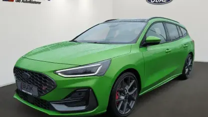 Gebraucht Ford Focus ST 280 PS (205 kW) 2023 Mean green metallic Limousine