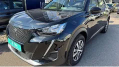 Lackierung schwarz perla nera/ Gebraucht 2022 Peugeot e-2008 Active SUV | 16.990 € (Superpreis)