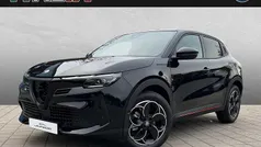 Schwarz (nero) Neu 2024 Alfa Romeo Junior Edizione Speciale Limousine | 36.590 € (Fairer Preis)
