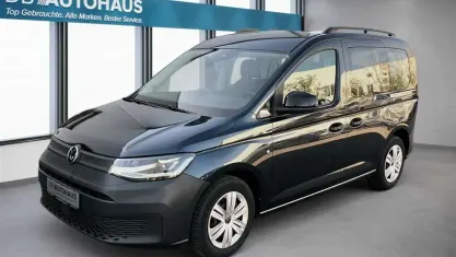 Second-hand VW Caddy 122 CP (89 kW) 2023 Albastru Monovolum