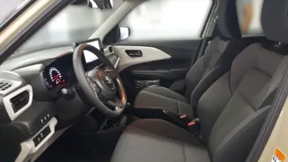 Nuova Suzuki Swift Comfort 83 CV (61 kW) 2025 Arancione Utilitaria
