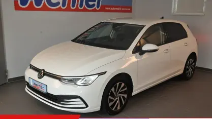 Gebraucht VW Golf VIII Life 110 PS (80 kW) 2023 Weiß Limousine