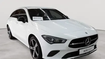 Gebraucht Mercedes CLA200 Shooting Brake Progressive 163 PS (119 kW) 2023 Polarweiß Kombi
