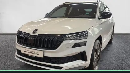 Gebraucht Skoda Karoq SportLine 190 PS (139 kW) 2023 Moonweiß perleffekt SUV