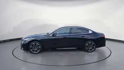 Gebraucht BMW 520 M Sport 197 PS (144 kW) 2024 Schwarz Limousine