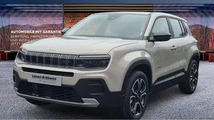 Grau Gebraucht 2024 Jeep Avenger Altitude SUV | 22.780 € (Fairer Preis)