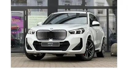 Weiß Neu 2026 BMW iX1 M Sport SUV | 49.280 € (Guter Preis)