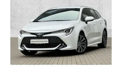 Gebraucht Toyota Corolla Hybrid Team 152 PS (111 kW) 2021 Weiß Kombi
