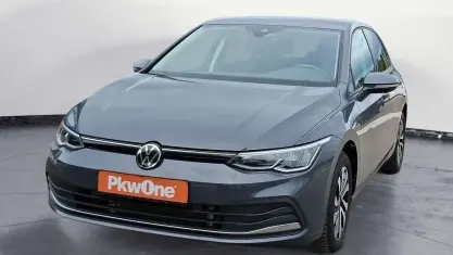 Gebraucht VW Golf VIII Life 110 PS (80 kW) 2023 Grau Limousine