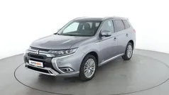 Silber Gebraucht 2018 Mitsubishi Outlander Edition SUV | 17.390 €