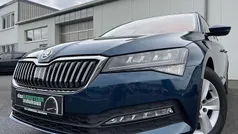 Lavablau (metallic) Gebraucht 2022 Skoda Superb Ambition Kombi | 26.960 € (Fairer Preis)