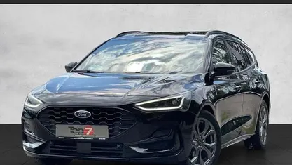 Obsidianschwarz (schwarz) Gebraucht 2023 Ford Focus ST-Line Kombi | 24.400 € (Fairer Preis)