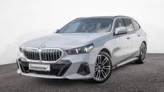 Grau Gebraucht 2024 BMW 520 M Sport Kombi | 53.950 € (Fairer Preis)