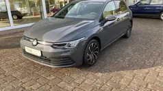 Delfingrau metallic (metallic) Gebraucht 2022 VW Golf VIII Life Limousine | 24.990 € (Etwas zu teuer)