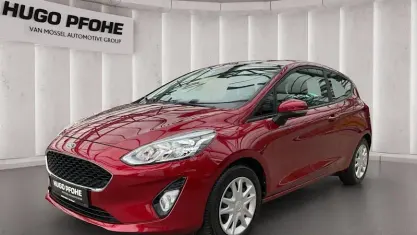 Używany Ford Fiesta Cool & Connect 70 KM (51 kW) 2017 Czerwony Sedan/Limuzyna
