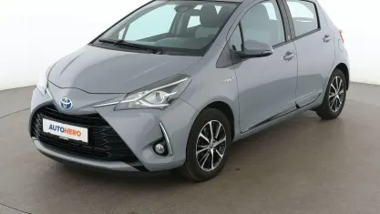 Gebraucht Toyota Yaris Hybrid Team 101 PS (74 kW) 2018 Grau Limousine