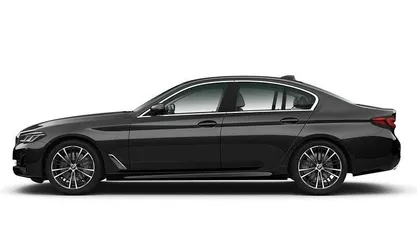 Black sapphire metallic (schwarz) Gebraucht 2022 BMW 520 Performance Limousine | 32.900 € (Fairer Preis)
