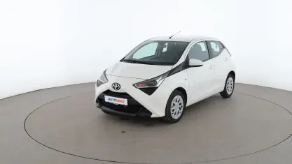 Gebraucht Toyota Aygo X-play 72 PS (52 kW) 2020 Weiß Kleinwagen